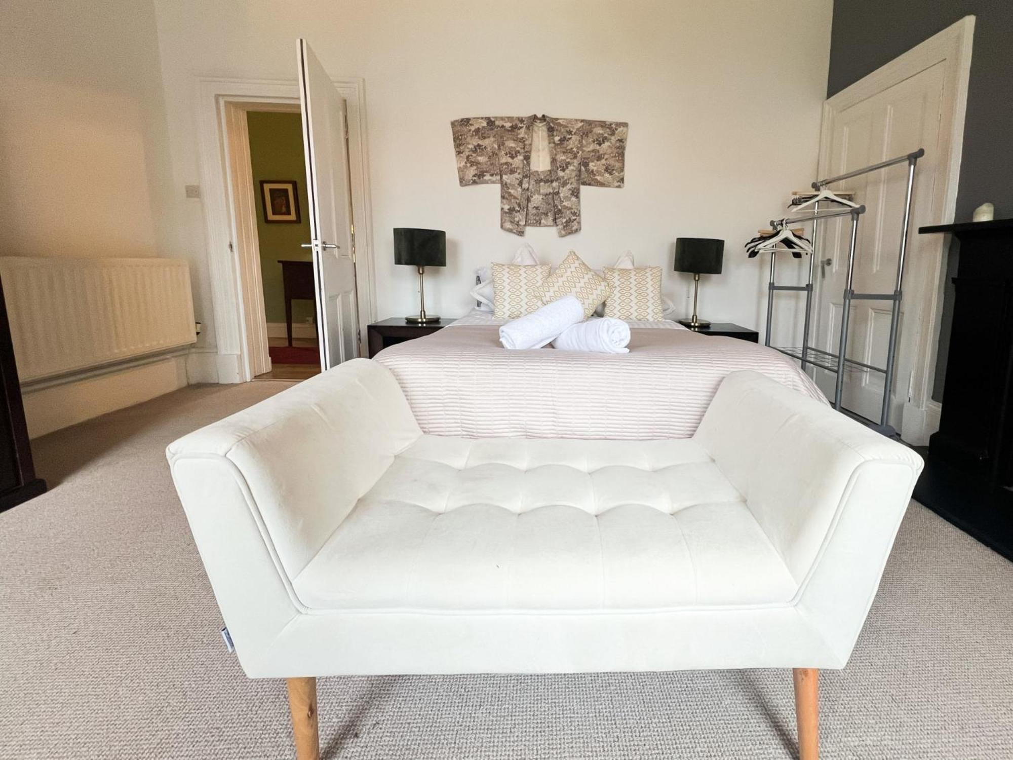 Garnethill Charm 3 Bed Flat Глазго